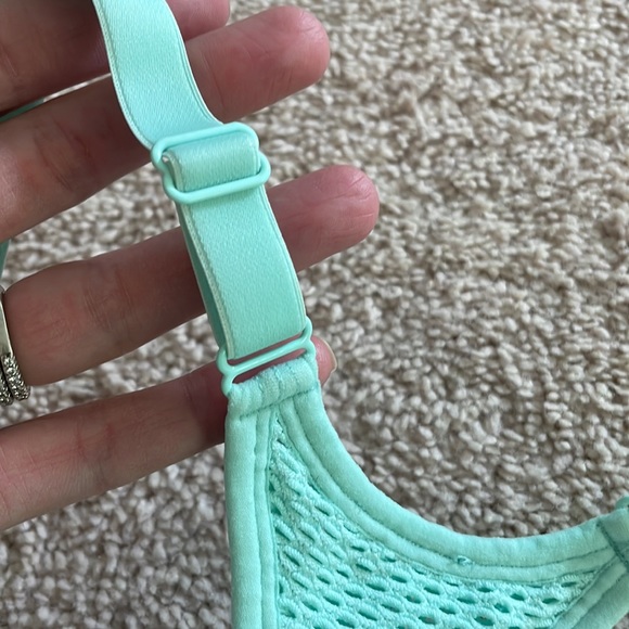 💕SOLD💕Danskin mint green sports bra - Picture 4 of 4